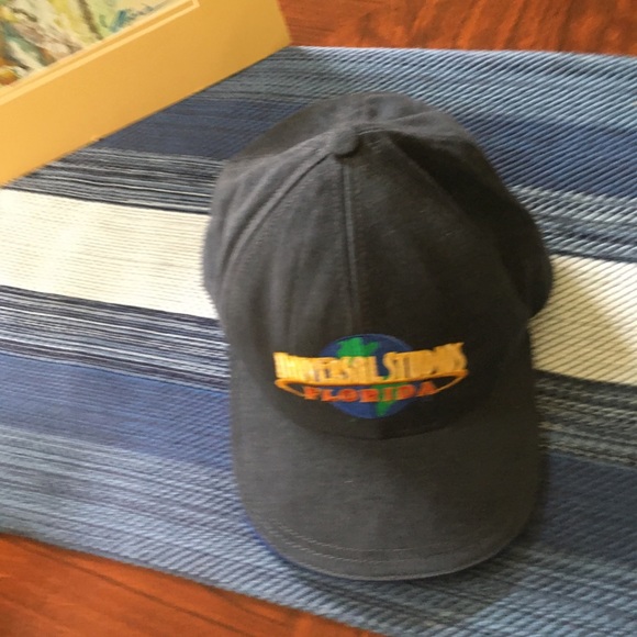 Universal Studios Vintage hat Firm Price - Picture 8 of 12